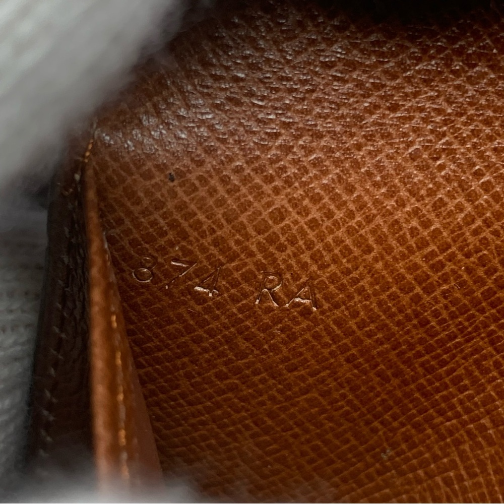 With Certificate of Authenticity Louis Vuitton Brown Monogram Key Holder - Picture 12 of 15